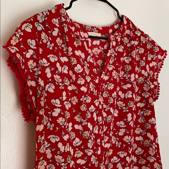 Red flower blouse - Picture 2 of 2
